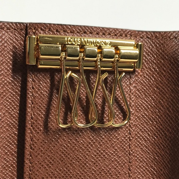 LOUIS VUITTON Brown Monogram Canvas Bag - Picture 10 of 12